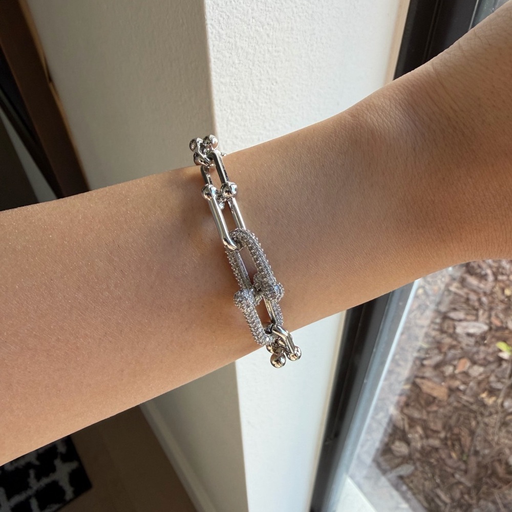 Elegant Silver Chain Bracelet
